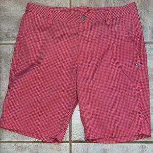 Under Armour pink and Gray Checkered Men’s Golf Performance Size 36 Shorts